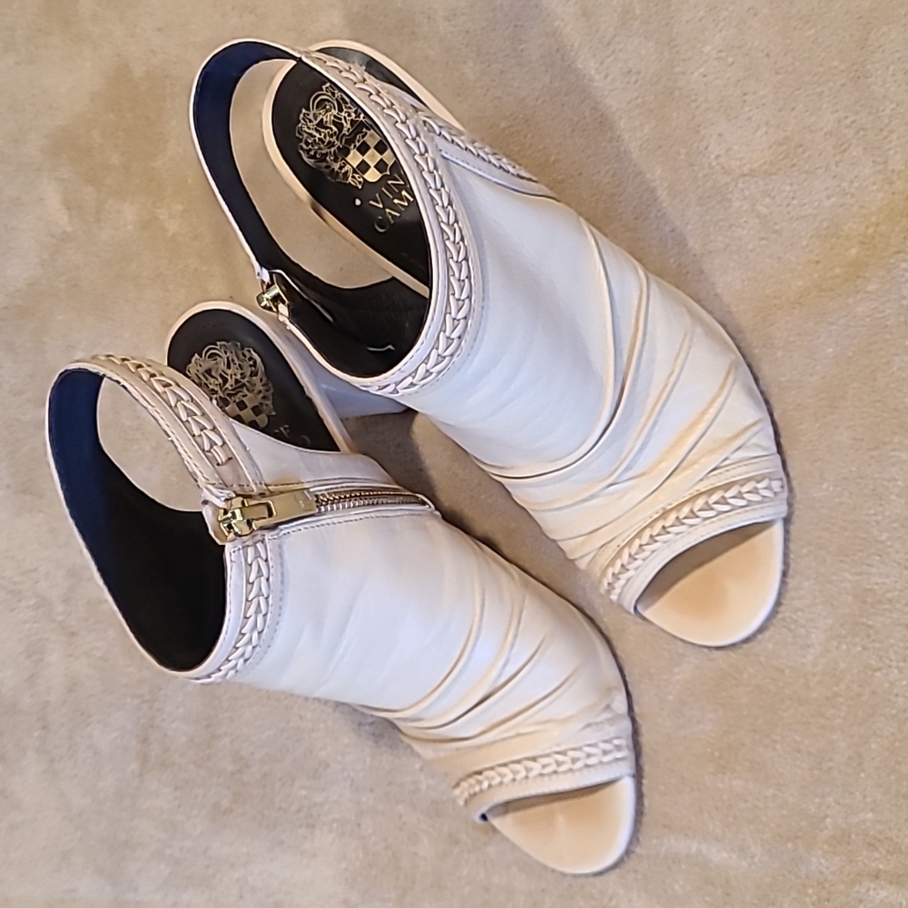 Heel booties